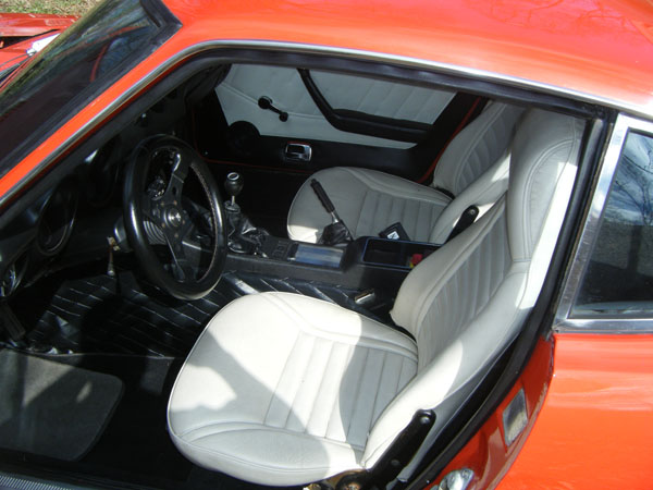 72-zcar-custom-interior